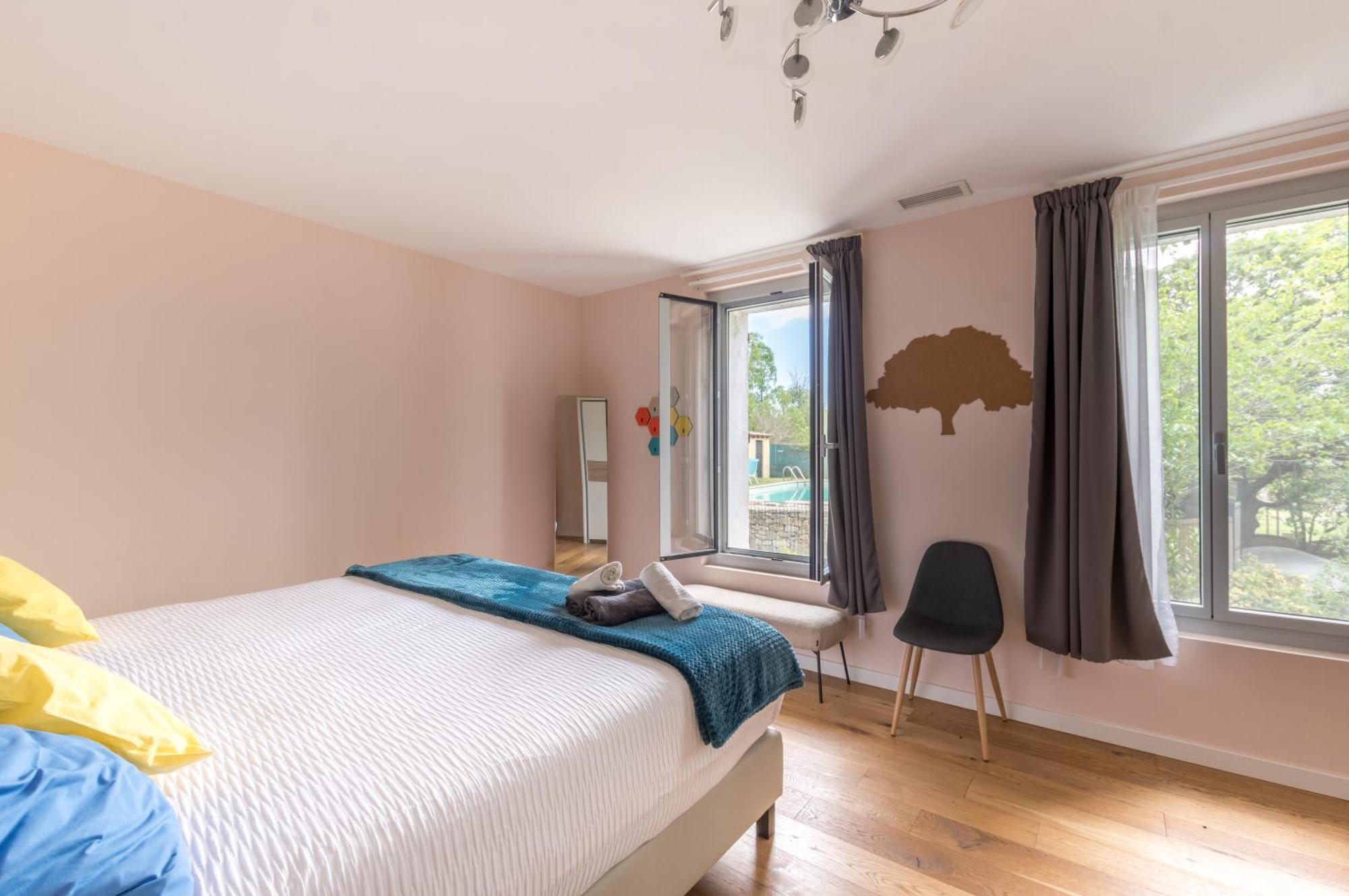 Maison Avec Piscine Location De Vacances Ferme Pedagogique Du Dolmen Le Pouget المظهر الخارجي الصورة